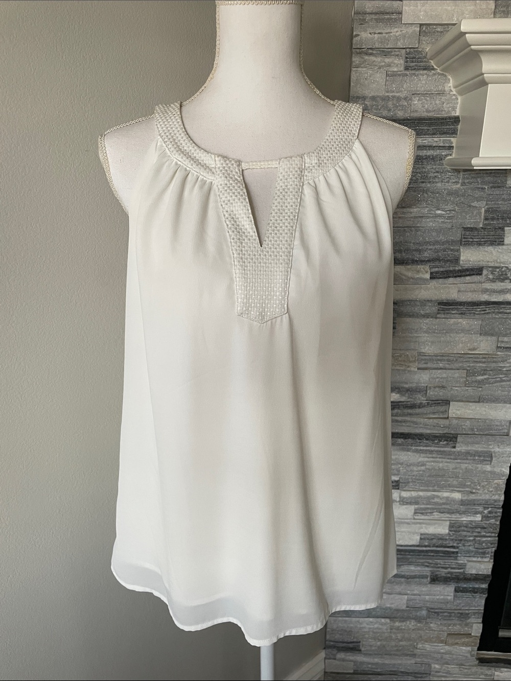 Women’s Off White Summer Sleeveless Top Sz L